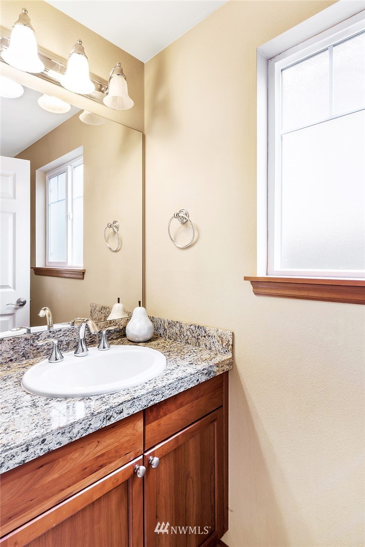 8040 212th Street Southwest, Unit A Edmonds, WA 98026 - Photo 13 of 24 Gallery Image 13