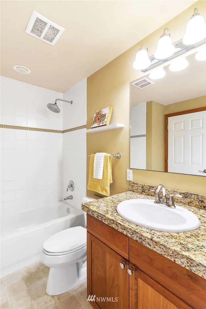 8040 212th Street Southwest, Unit A Edmonds, WA 98026 - Photo 18 of 24 Gallery Image 18