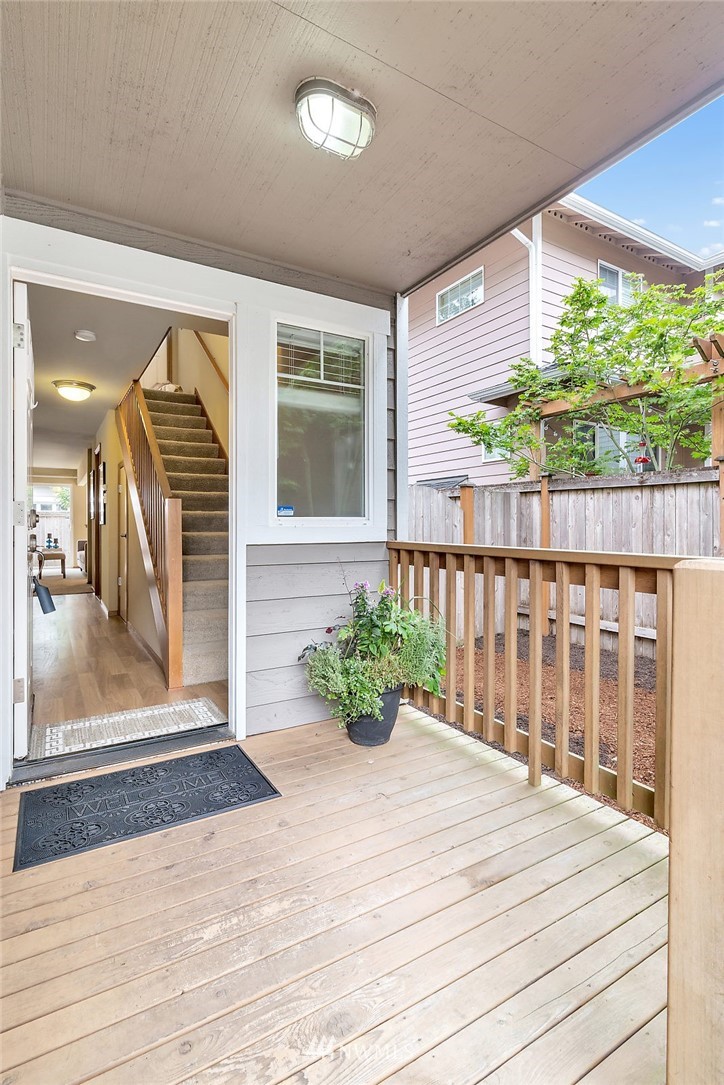 8040 212th Street Southwest, Unit A Edmonds, WA 98026 - Photo 3 of 24 Gallery Image 3