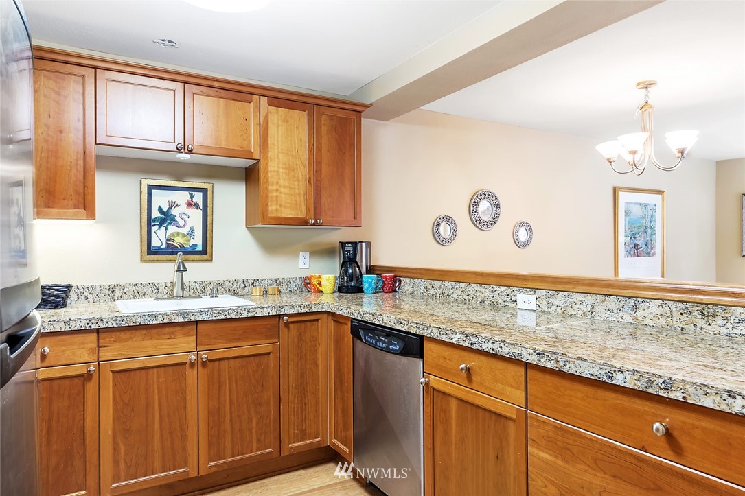 8040 212th Street Southwest, Unit A Edmonds, WA 98026 - Photo 10 of 24 Gallery Image 10