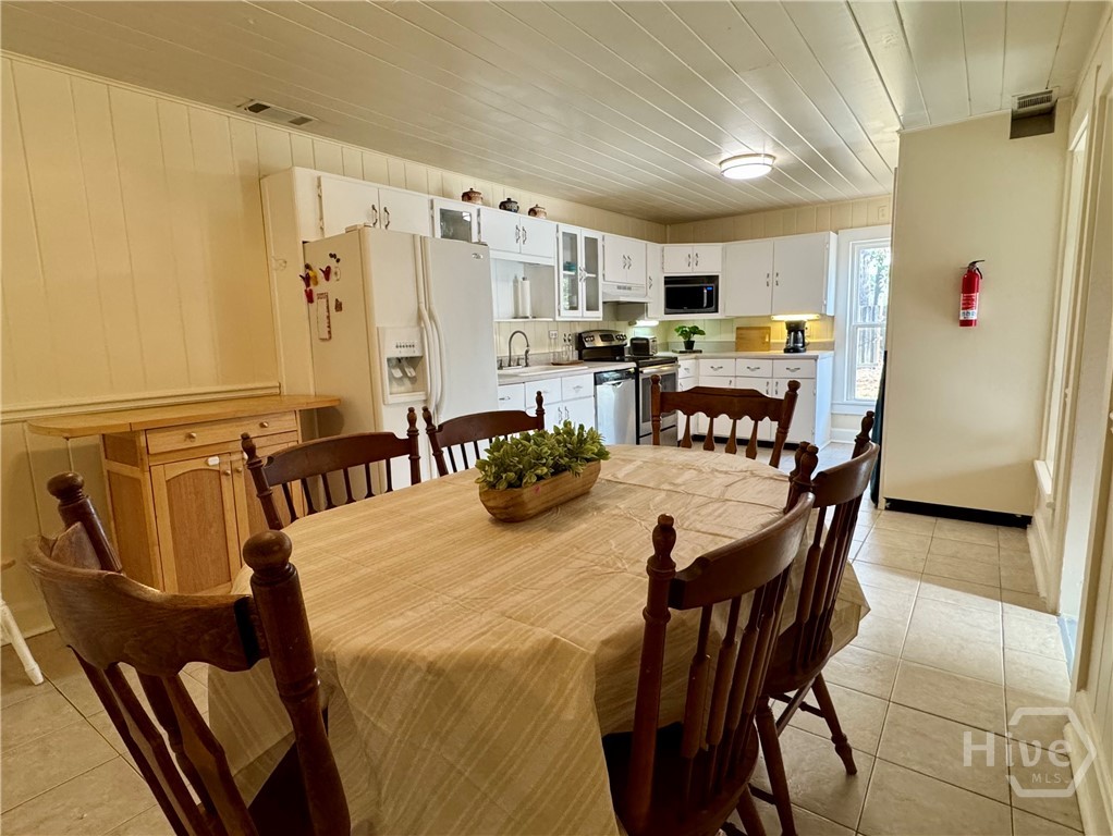 233 Quacco Road Savannah, GA 31419 - Photo 15 of 20