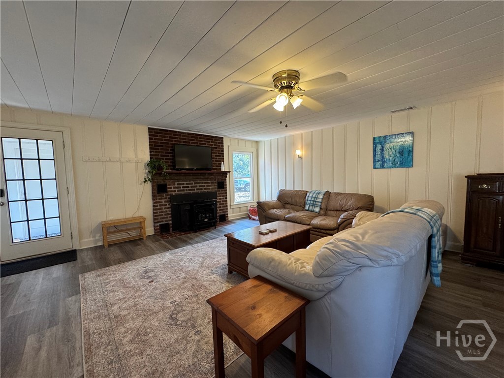 233 Quacco Road Savannah, GA 31419 - Photo 3 of 20