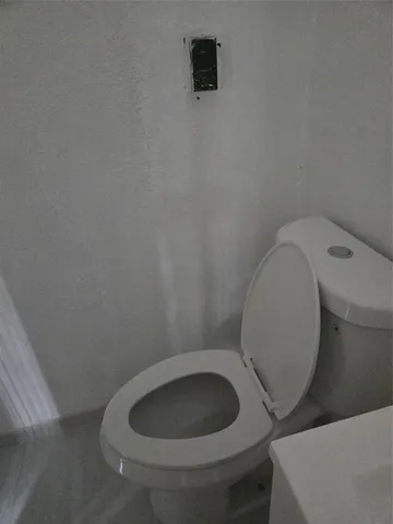 $900 | Undisclosed Address, Miami, FL 33169