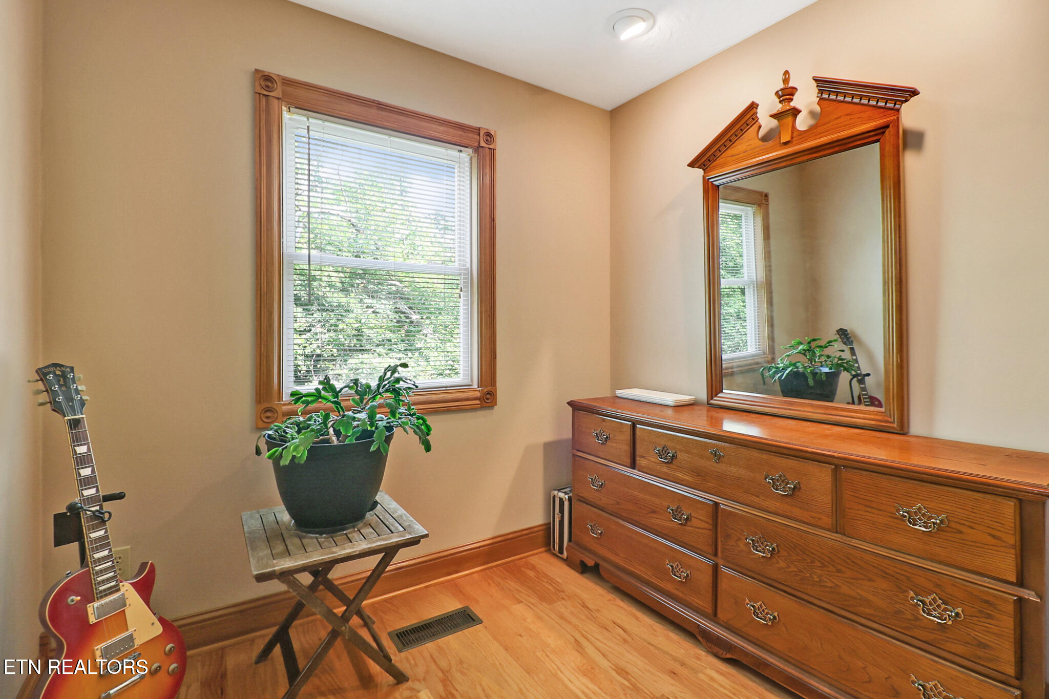 3426 Rugby Pike Jamestown, TN 38556 - Photo 25 of 46 MBR office area