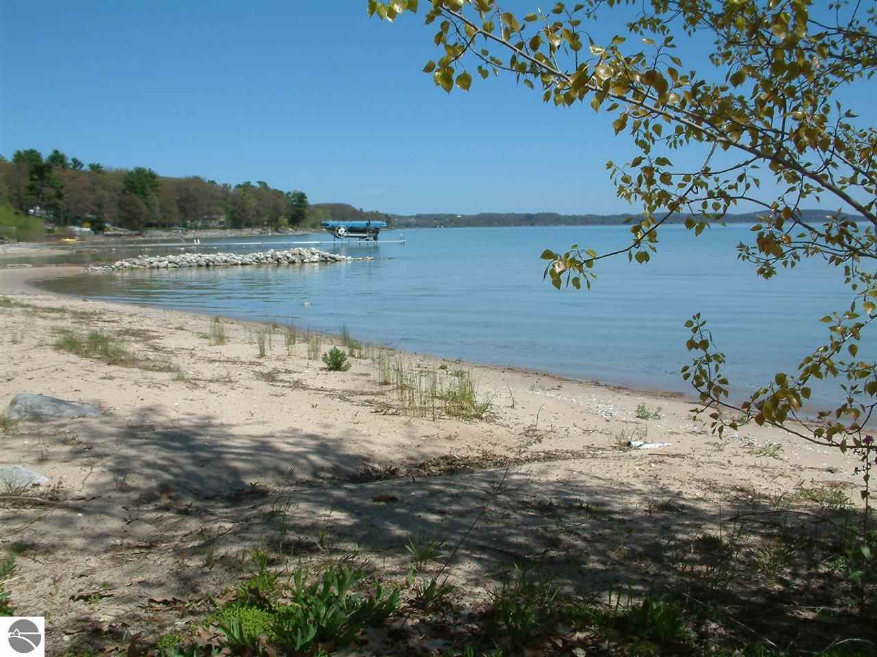 7073 East Shore Road Traverse City, MI 49686 - Photo 4 of 25 1782497-3.JPG