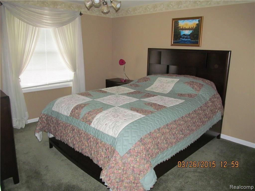 25601 Branchaster Road Farmington Hills, MI 48336 - Photo 12 of 23