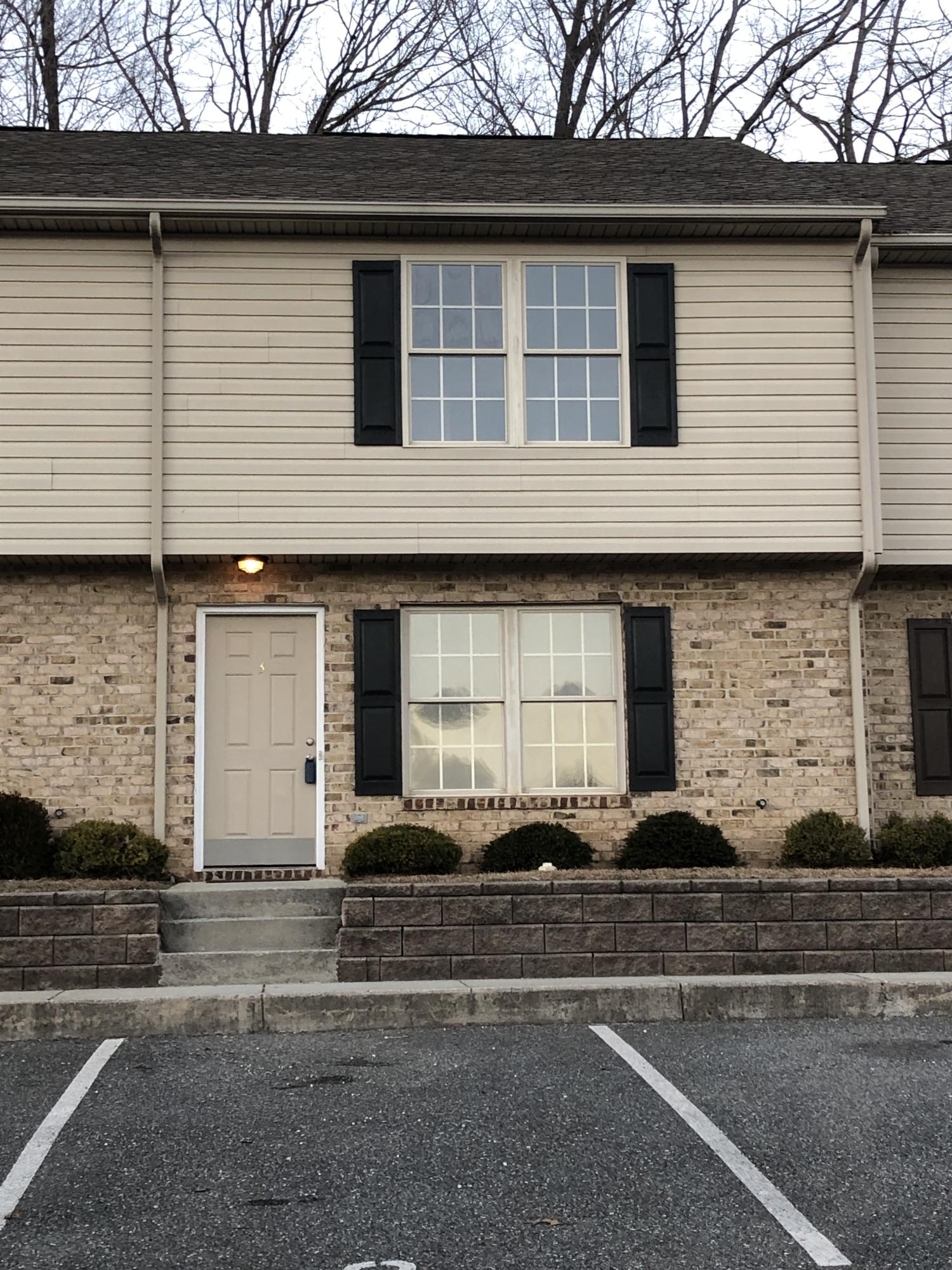 2004 Wards Ferry Road, Unit 3 Lynchburg, VA 24502 - Photo 1 of 17 Front