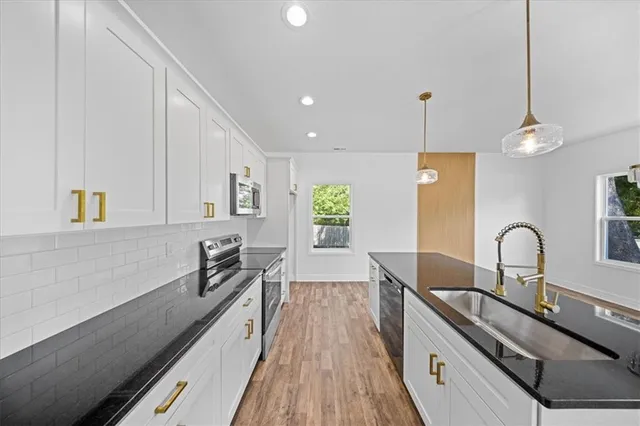 $324,900 | 2100 South 37th Street, Kansas City, KS 66106