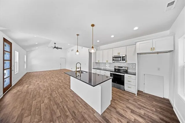 $324,900 | 2100 South 37th Street, Kansas City, KS 66106