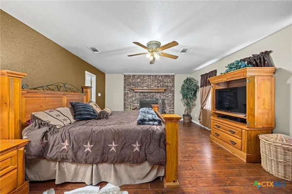 $549,000 | 207 County Road 4492, Kempner, TX 76539