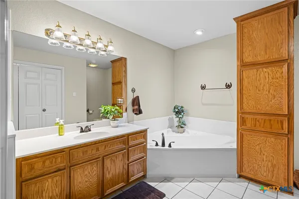 $549,000 | 207 County Road 4492, Kempner, TX 76539