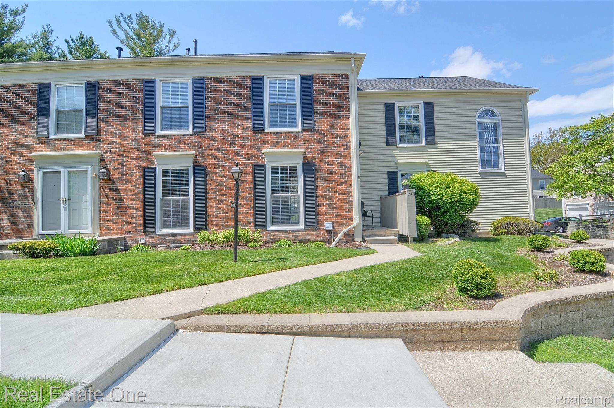 1407 Paddle Wheel Lane, Unit 43 Rochester, MI 48306 - Photo 1 of 26 1-Front.jpg
