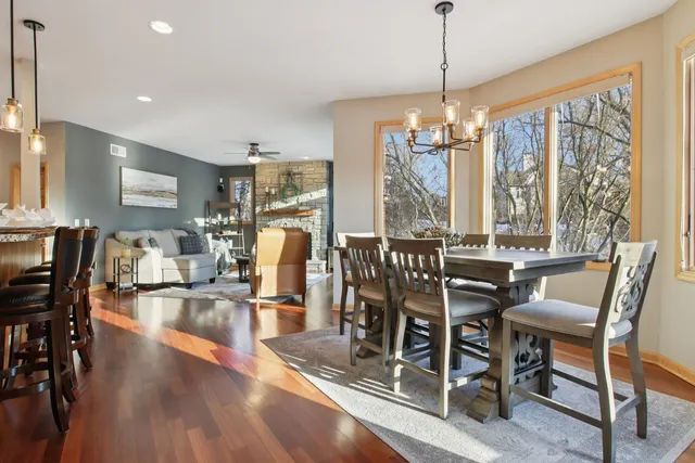 $945,000 | 39716 Orchard Bluff Lane, Wadsworth, IL 60083