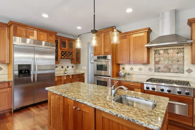 $945,000 | 39716 Orchard Bluff Lane, Wadsworth, IL 60083