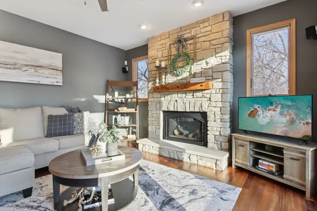 $945,000 | 39716 Orchard Bluff Lane, Wadsworth, IL 60083