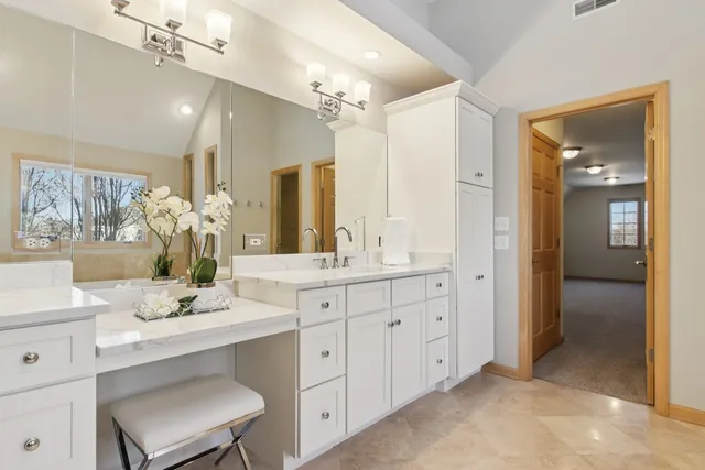 $945,000 | 39716 Orchard Bluff Lane, Wadsworth, IL 60083