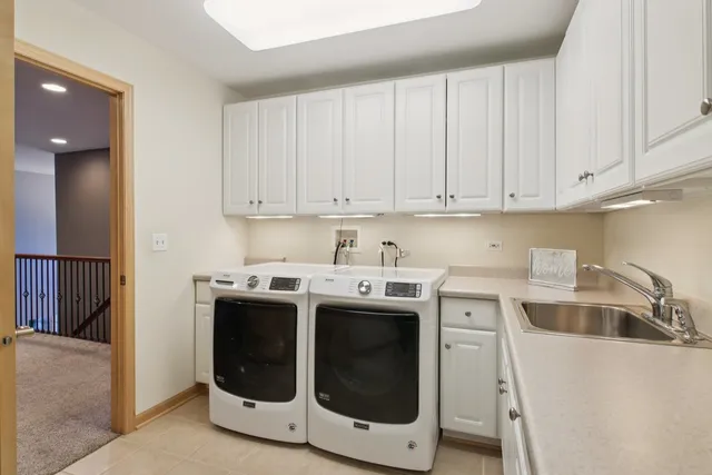 $945,000 | 39716 Orchard Bluff Lane, Wadsworth, IL 60083