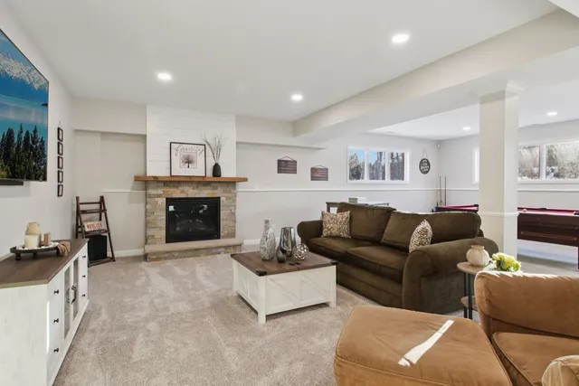 $945,000 | 39716 Orchard Bluff Lane, Wadsworth, IL 60083