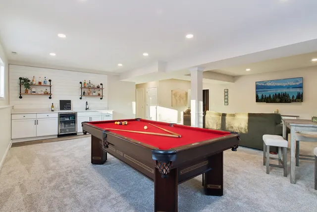 $945,000 | 39716 Orchard Bluff Lane, Wadsworth, IL 60083