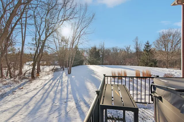 $945,000 | 39716 Orchard Bluff Lane, Wadsworth, IL 60083