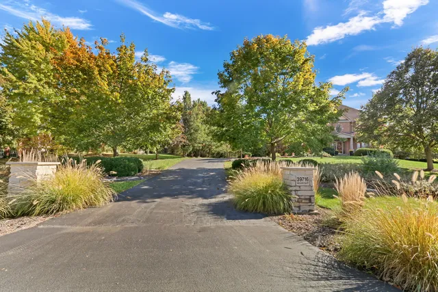 $945,000 | 39716 Orchard Bluff Lane, Wadsworth, IL 60083