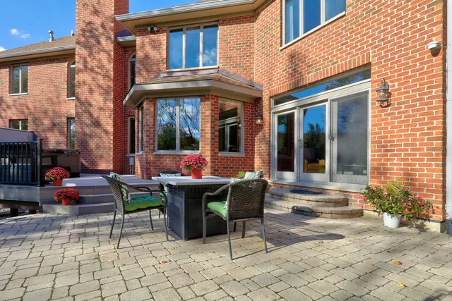 $945,000 | 39716 Orchard Bluff Lane, Wadsworth, IL 60083