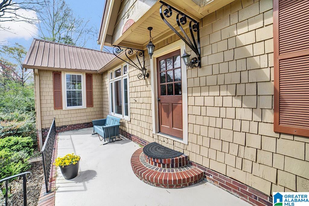 630 Ridge Top Circle Birmingham, AL 35206 - Photo 4 of 27