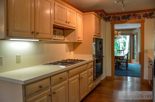 990 Chestnut Mountain Road Banner Elk, NC 28604 - Photo 8 of 37 Gallery Image 8