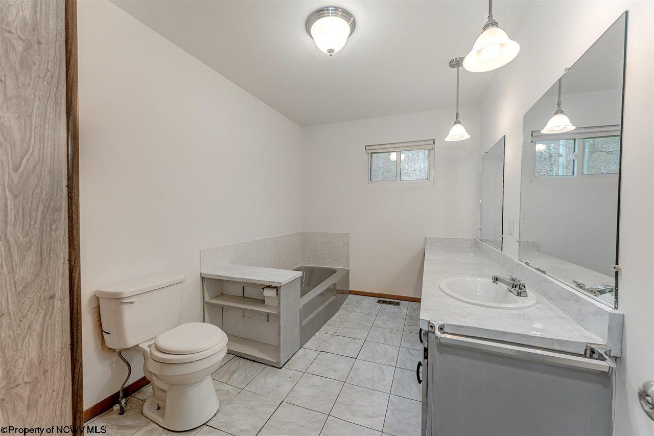 1605 Tyrone Road Morgantown, WV 26508 - Photo 11 of 27 Gallery Image 11
