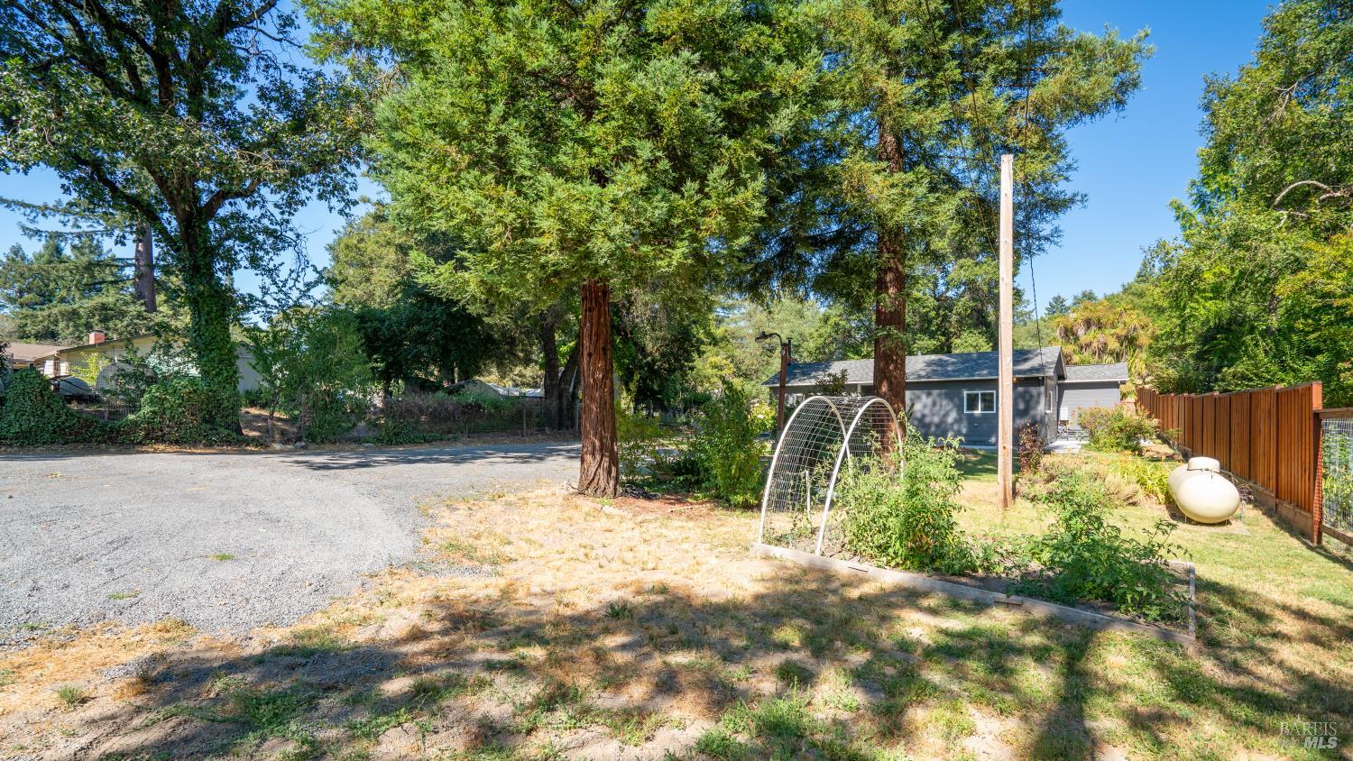 1550 Laguna Road Santa Rosa, CA 95401 - Photo 6 of 35