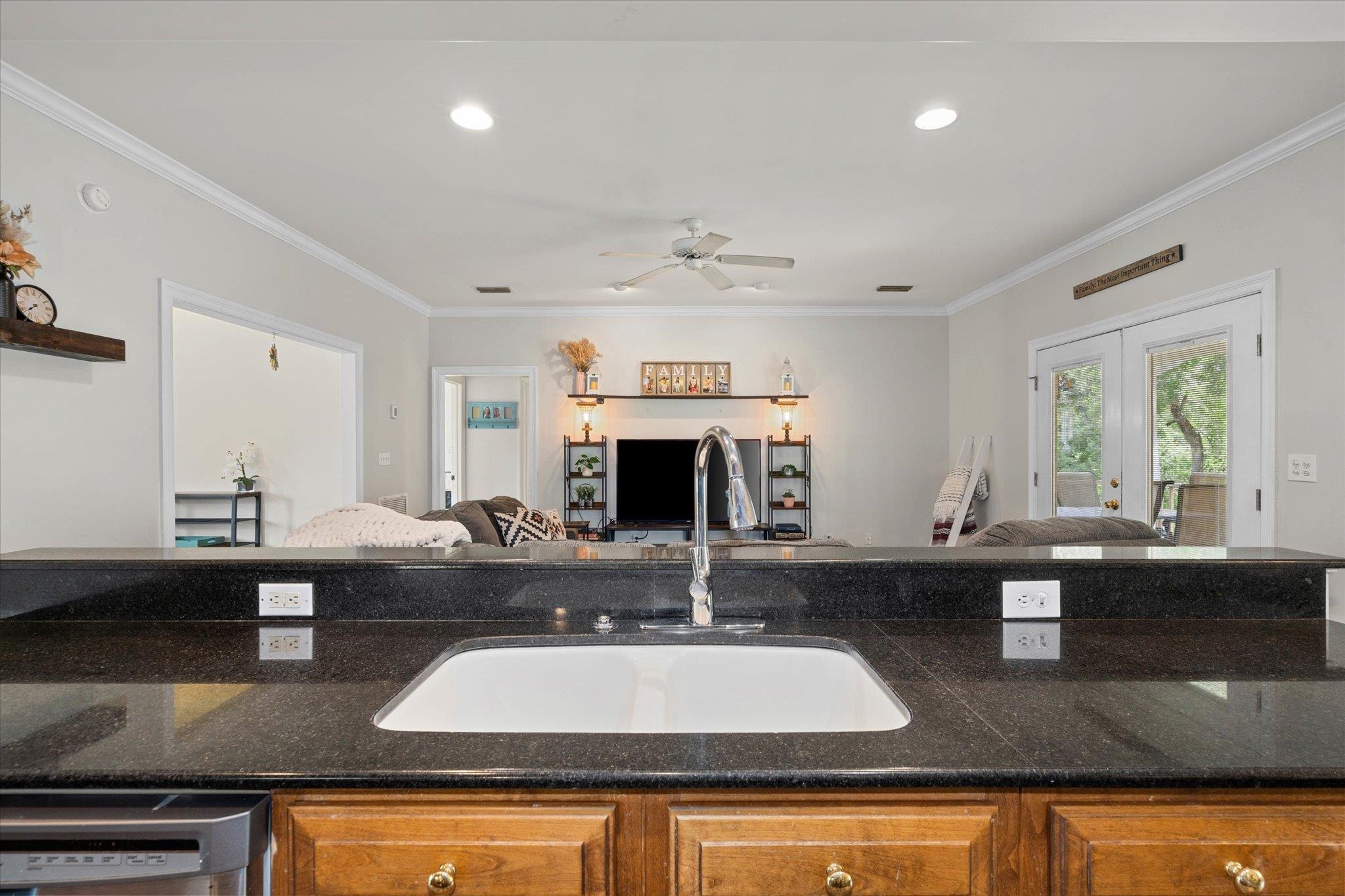 22760 Ridgewood Drive Robertsdale, AL 36567 - Photo 7 of 44 Kitchen