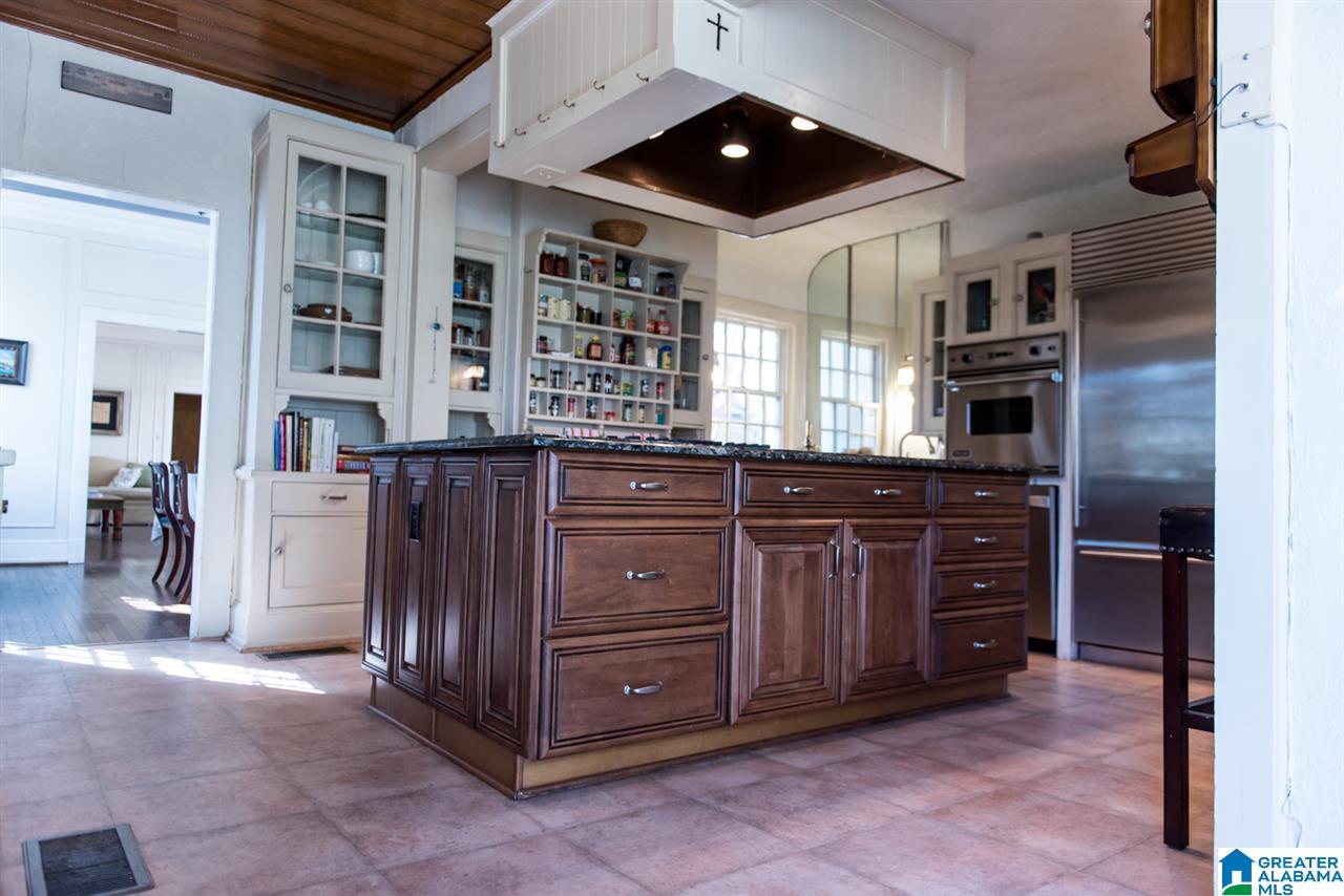 2640 Crest Road South Birmingham, AL 35223 - Photo 12 of 33