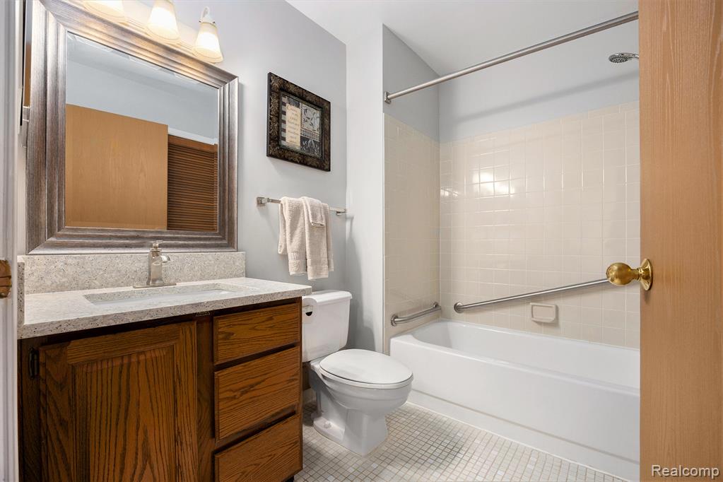 985 Wexford Way Rochester Hills, MI 48307 - Photo 15 of 26