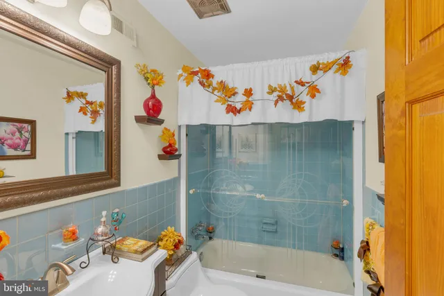 $824,500 | 4387 Bensalem Boulevard, Bensalem, PA 19020