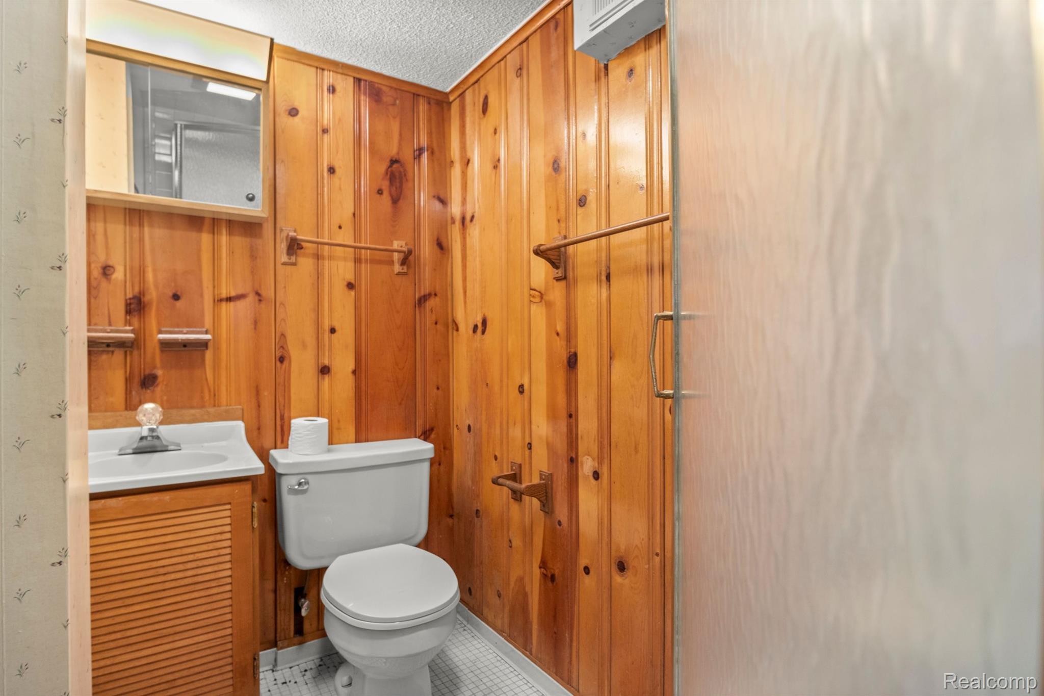 451 South Gulley Road Dearborn, MI 48124 - Photo 36 of 41 Basement Bathroom