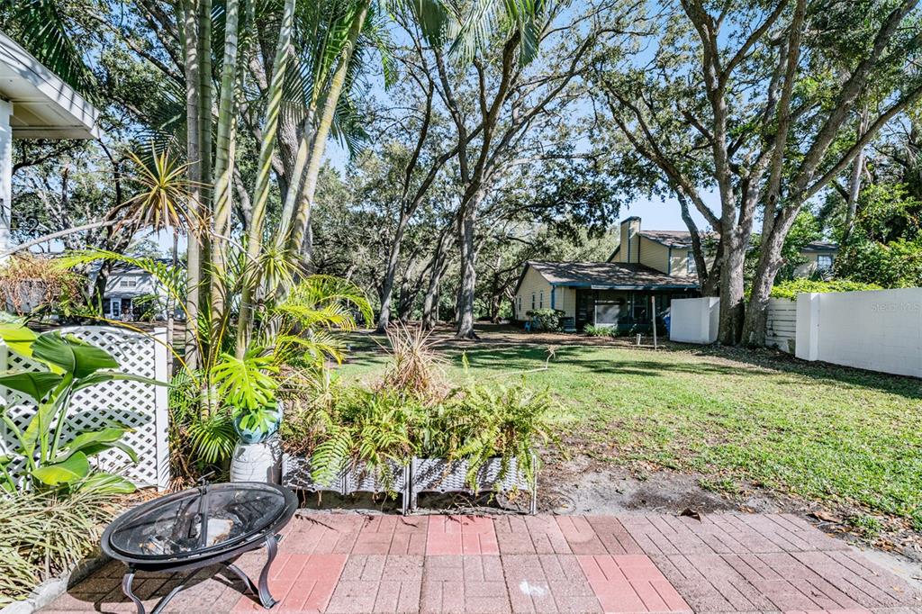 611 St Henry Drive Brandon, FL 33511 - Photo 23 of 34 a house view with a seating space