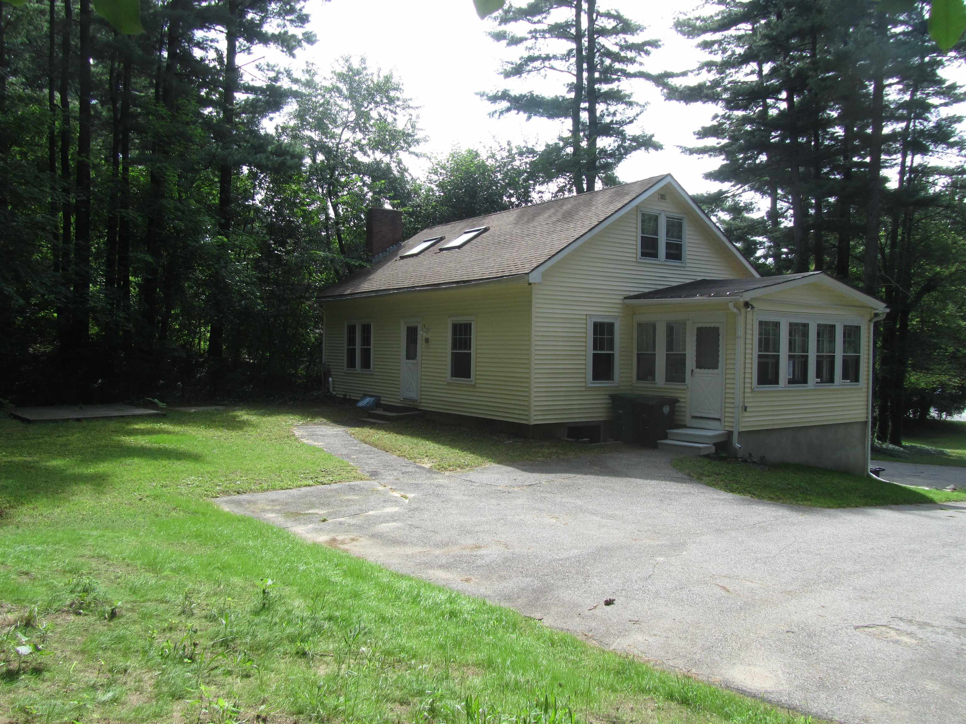 356 Main Dunstable Road Nashua, NH 03062 - Photo 3 of 39