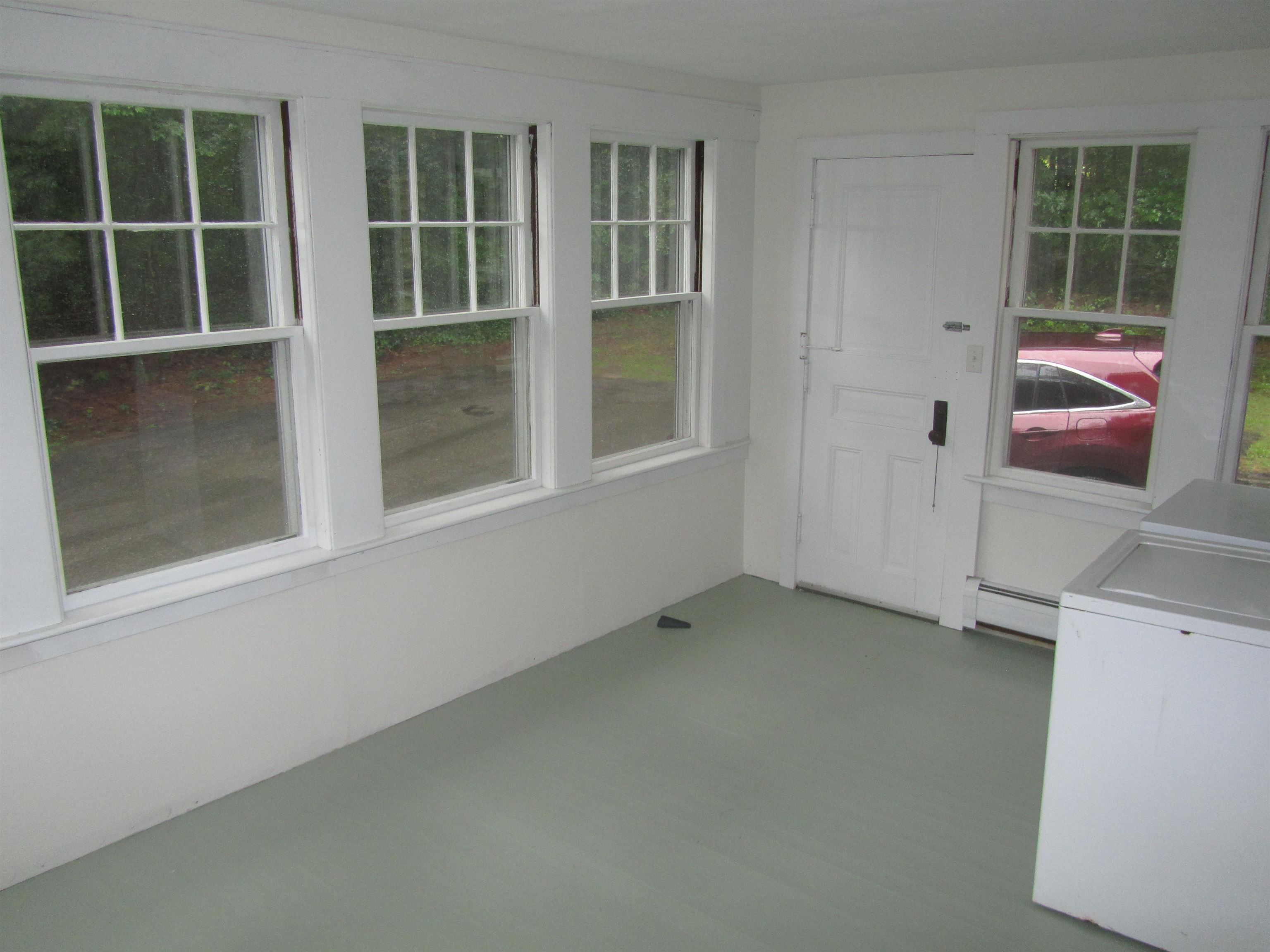 356 Main Dunstable Road Nashua, NH 03062 - Photo 4 of 39