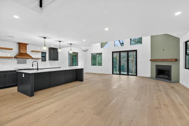 $4,200 | 308 Mountain View, Sunrise Beach, TX 78643