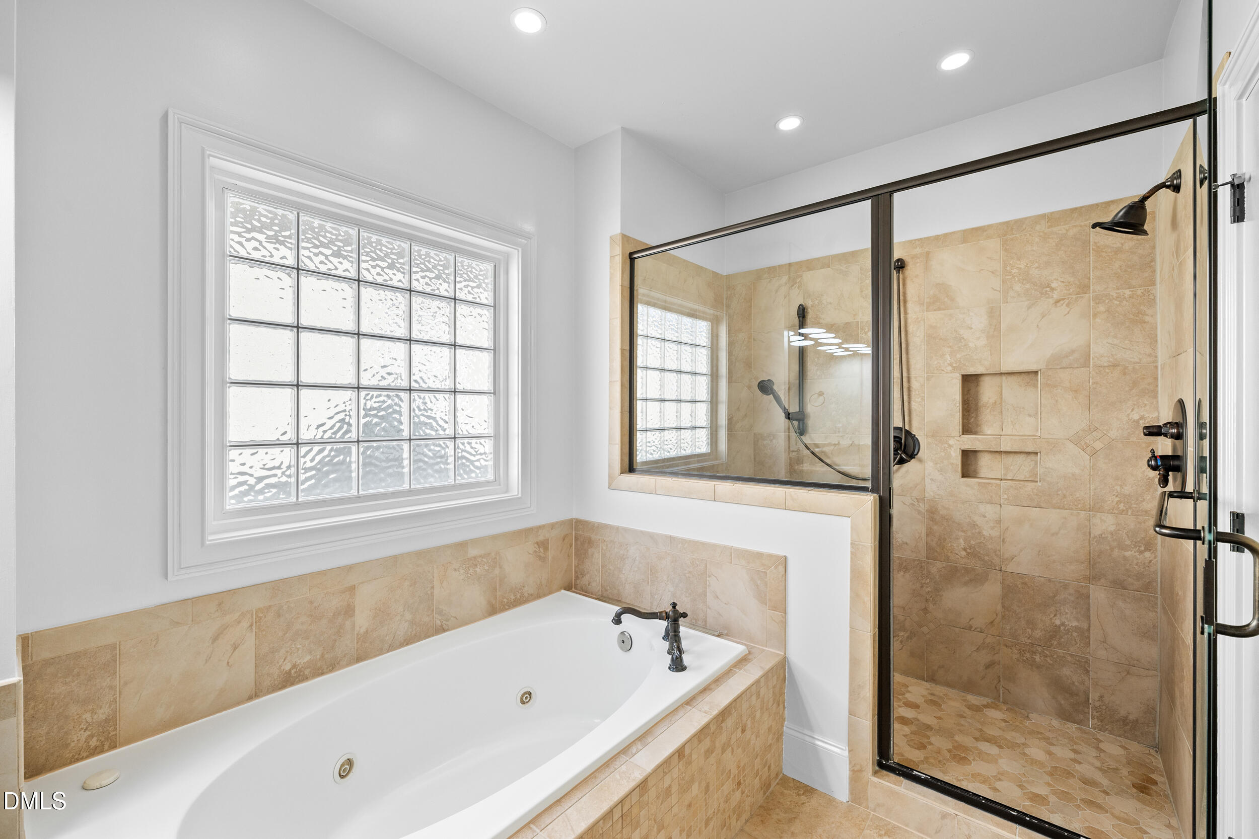 3100 Raymond Street Raleigh, NC 27607 - Photo 28 of 49 25_25 -3100 raymont st, interior, primar