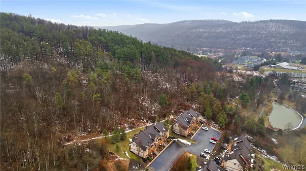 $475,000 | 2 Mountainview, Ellicottville, NY 14731