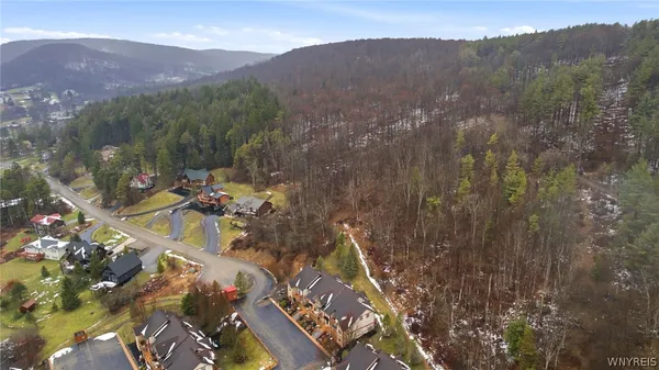 $475,000 | 2 Mountainview, Ellicottville, NY 14731