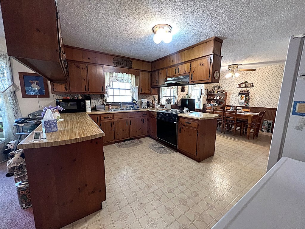 258 Fisher Road Fancy Gap, VA 24328 - Photo 17 of 49 Gallery Image 17