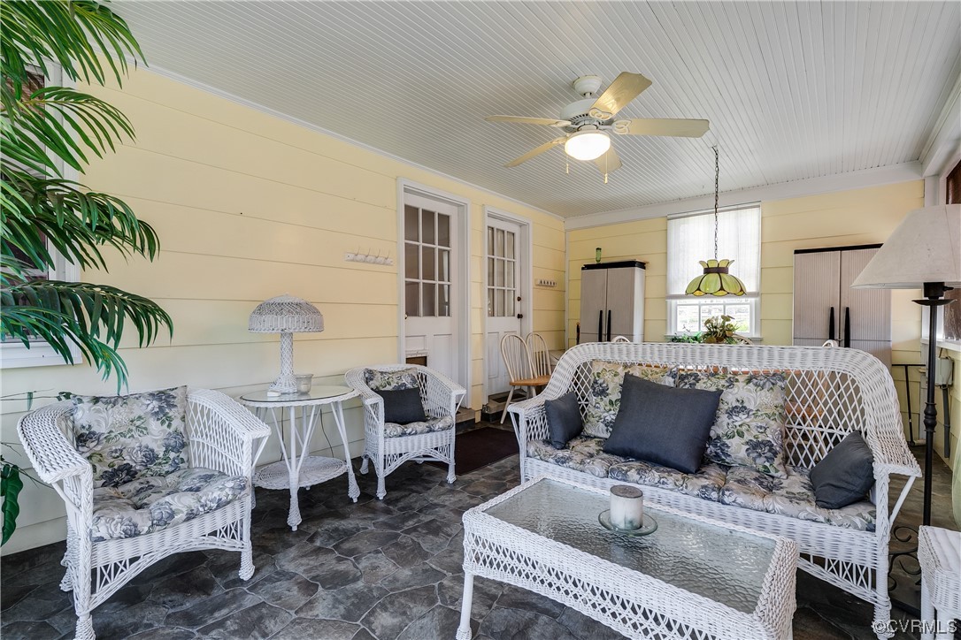 1430 Bloomfield Road Richmond, VA 23225 - Photo 30 of 47 a living room with furniture