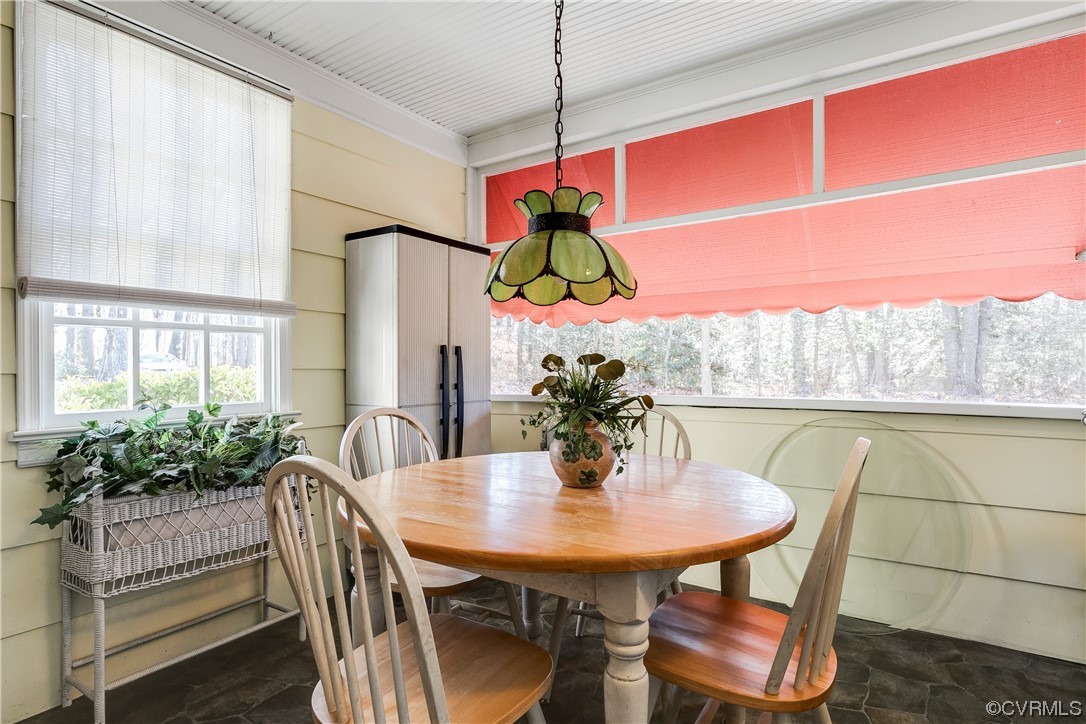 1430 Bloomfield Road Richmond, VA 23225 - Photo 31 of 47 a dining room with furniture and window