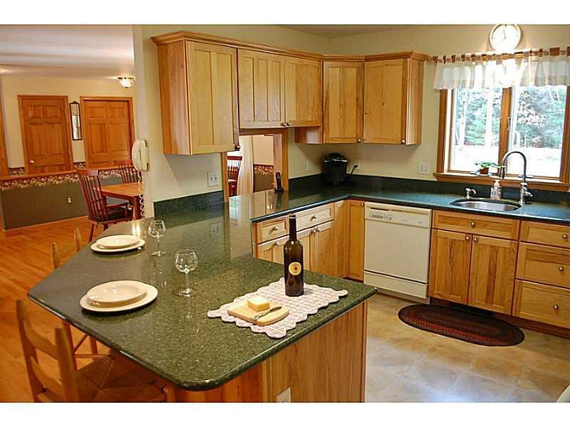 29 Longmeadow Road Scarborough, ME 04074 - Photo 9 of 35 Kitchen.