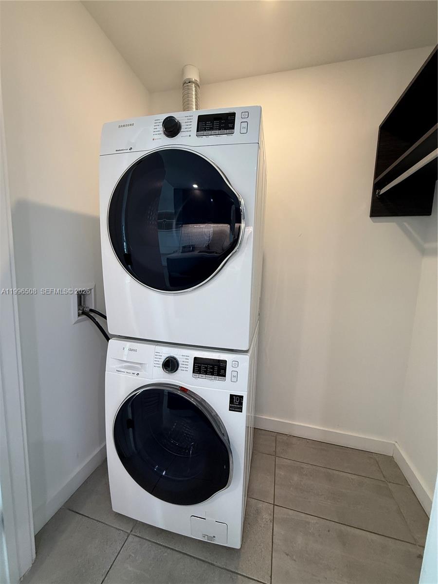 227 Northeast 2nd Street, Unit 2911 Miami, FL 33132 - Photo 19 of 35