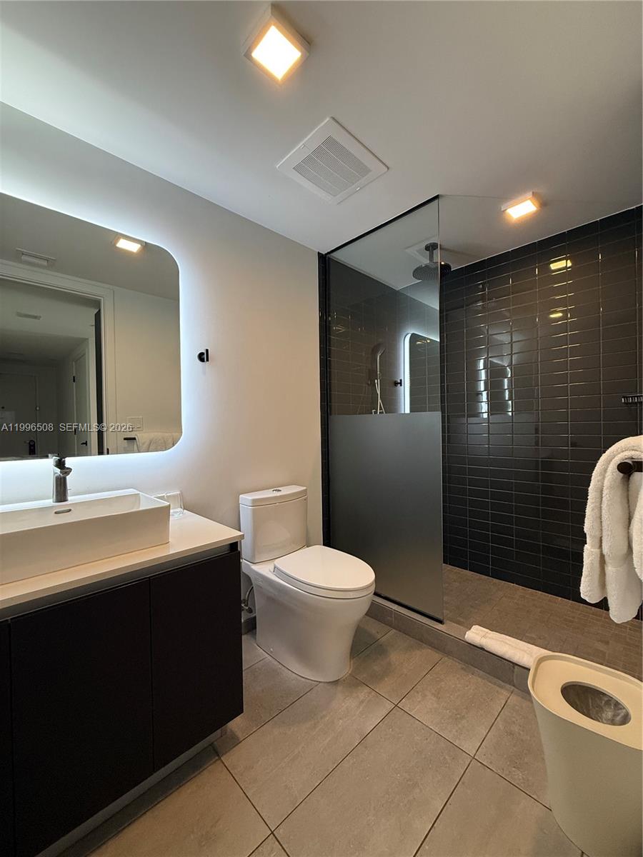 227 Northeast 2nd Street, Unit 2911 Miami, FL 33132 - Photo 23 of 35