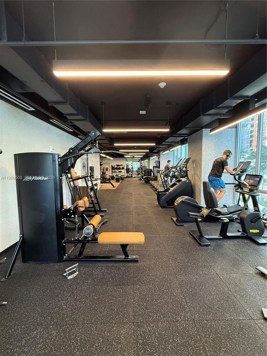 227 Northeast 2nd Street, Unit 2911 Miami, FL 33132 - Photo 33 of 35