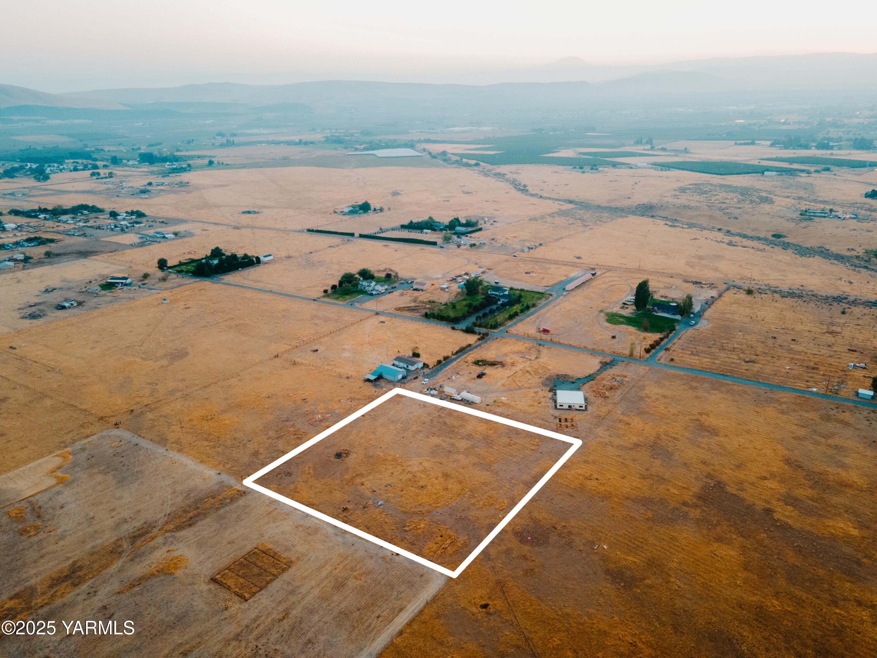 Nka Mieras Road Moxee, WA 98936 - Photo 2 of 5 an aerial view of beach and ocean view
